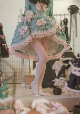 小受进包厢被八个攻强_国产剧免费观看
